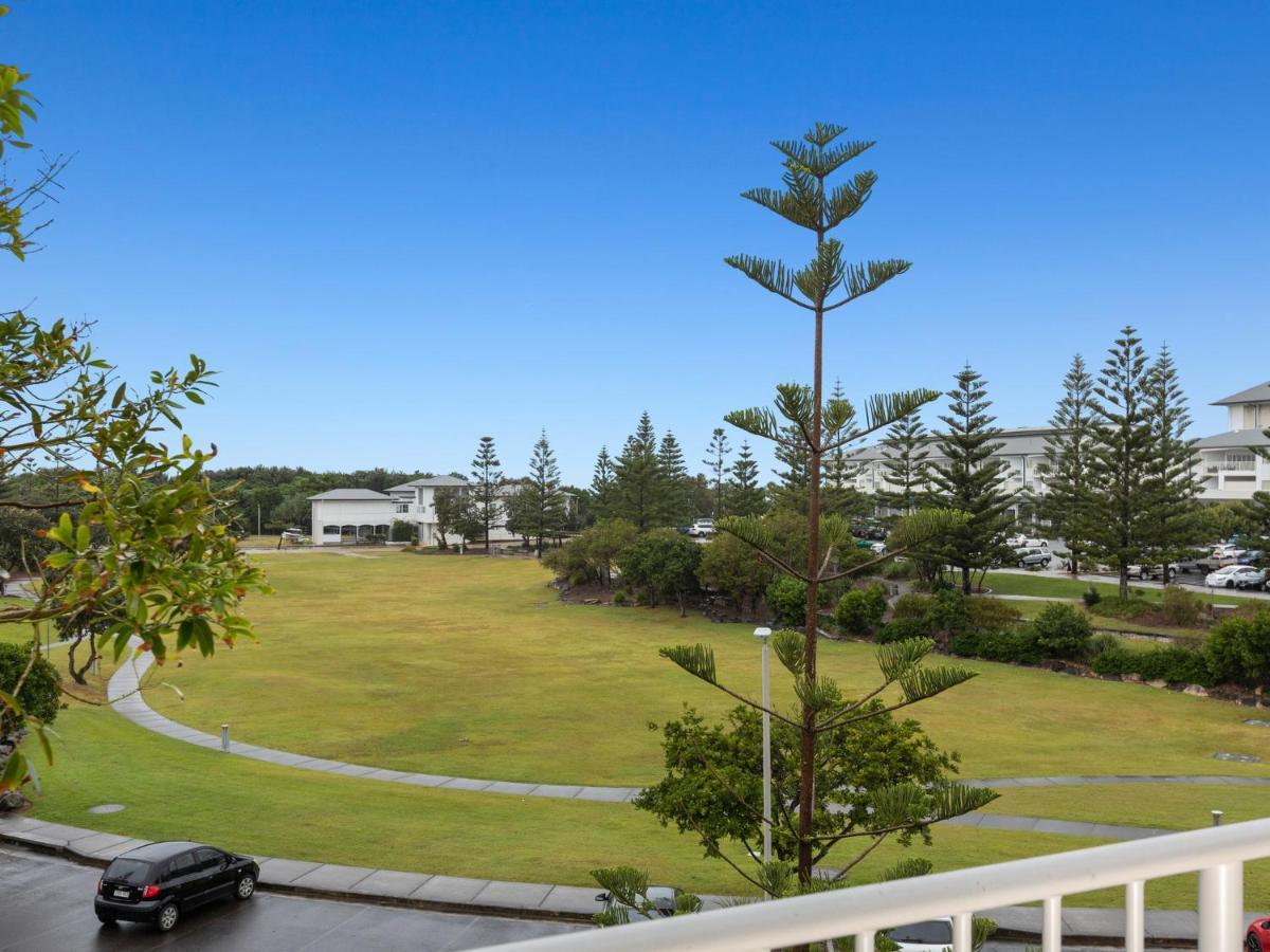 Resort Rooms At Bells Boulevard Kingscliff Exterior foto